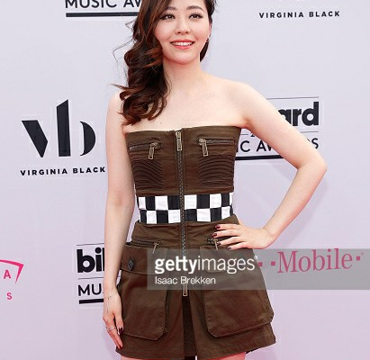 Jane Zhang sul Magenta Carpet dei BBMAs 2017 le foto