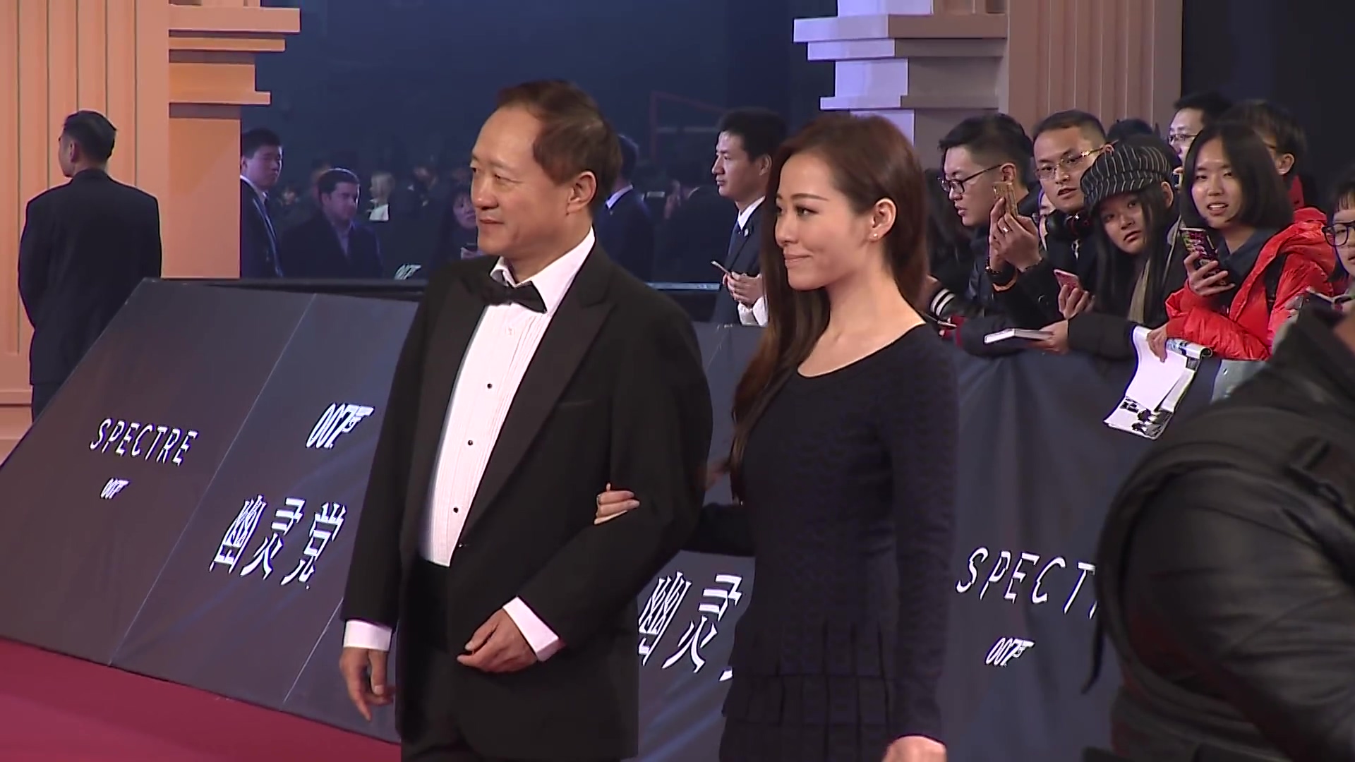 Jane Zhang sings 007 James Bond