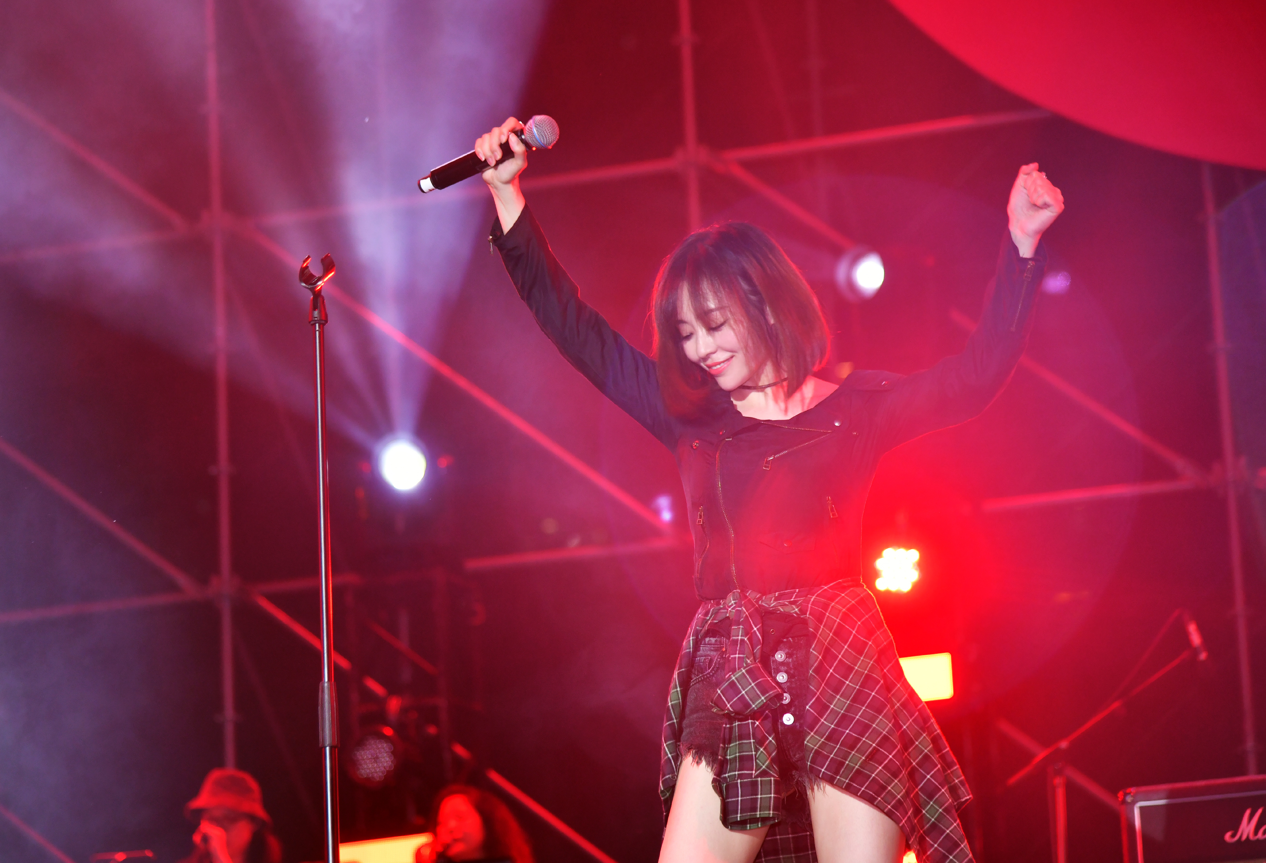 Jane Zhang at Qiantang Canal Music Festival